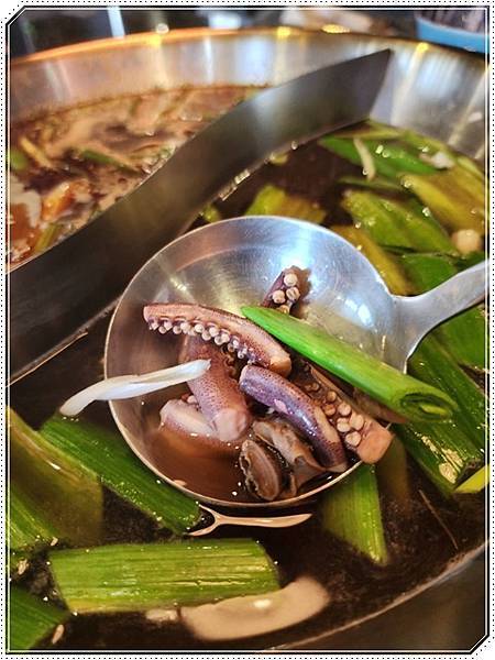 【台北美食】松江南京麻辣火鍋推薦《石‧撈麻辣鴛鴦鍋》頂級食 【台北美食】松江南京麻辣火鍋推薦《石‧撈麻辣鴛鴦鍋》頂級食