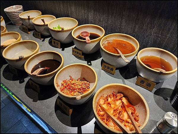 【台北美食】松江南京麻辣火鍋推薦《石‧撈麻辣鴛鴦鍋》頂級食 【台北美食】松江南京麻辣火鍋推薦《石‧撈麻辣鴛鴦鍋》頂級食