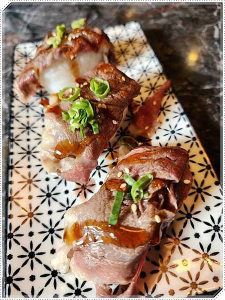 【台北美食】松江南京麻辣火鍋推薦《石‧撈麻辣鴛鴦鍋》頂級食 【台北美食】松江南京麻辣火鍋推薦《石‧撈麻辣鴛鴦鍋》頂級食