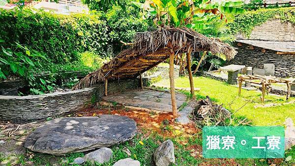 走訪【高雄茂林】《萬山部落》:在岩雕、石板屋與工寮廚房之間探 走訪【高雄茂林】《萬山部落》:在岩雕、石板屋與工寮廚房之間探