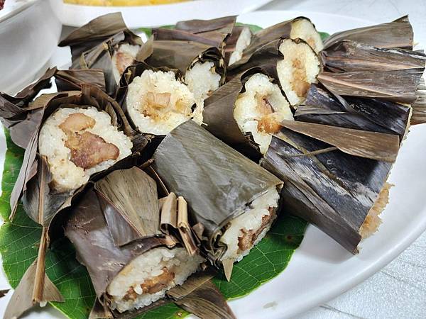 走訪【高雄茂林】《萬山部落》:在岩雕、石板屋與工寮廚房之間探 走訪【高雄茂林】《萬山部落》:在岩雕、石板屋與工寮廚房之間探