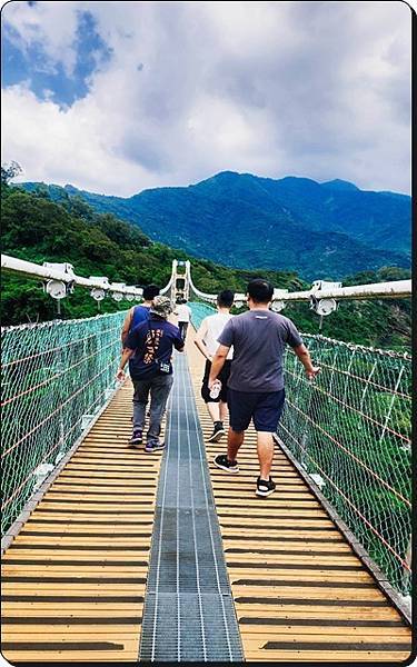 走訪【高雄茂林】《萬山部落》:在岩雕、石板屋與工寮廚房之間探 走訪【高雄茂林】《萬山部落》:在岩雕、石板屋與工寮廚房之間探