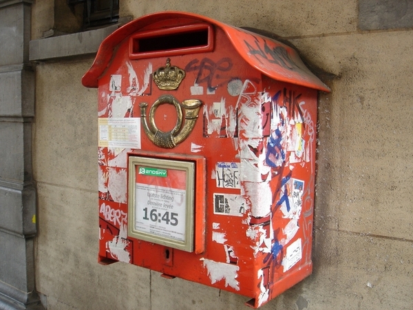 布魯塞爾街頭的郵箱。我愛拍這種亂七八糟的東西