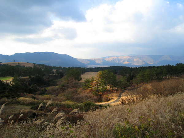 因為從熊本市區出發時已經是中午，抵達阿蘇時將近下午兩點