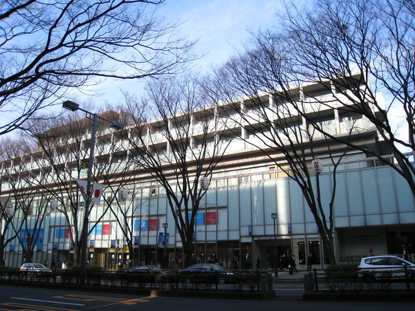 表參道的新地標：表參道Hills（Omotesando Hills）