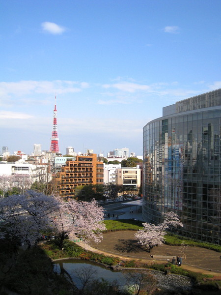 森大樓上遠眺東京鐵塔、朝日電視台、毛利庭園