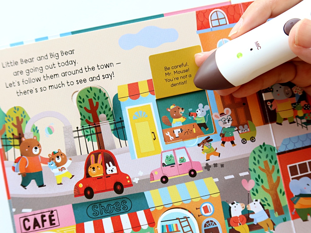 BUSY DAY 找找遊戲翻翻書，跟著小熊一起走訪城市角落，