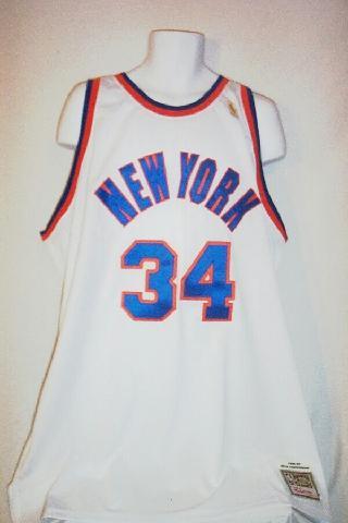 320_320_basketball_-_1996_Charles_Oakely_Knicks_home_jersey.jpg