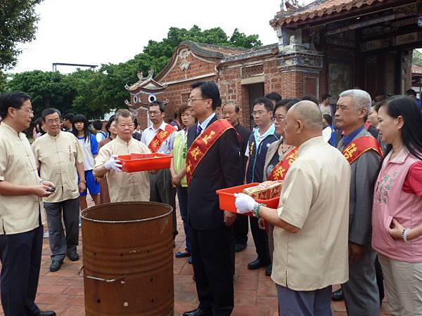 2014救國團於道東書院考生祈福典禮義工幫忙照片