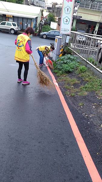 108.3.10救國團與卦山社區聯合打掃_190325_0004.jpg