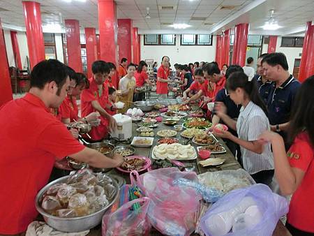 1030907茄萣區團委會《中秋佳節慶團圓》活動滿漢全席一菜一幸福滋味