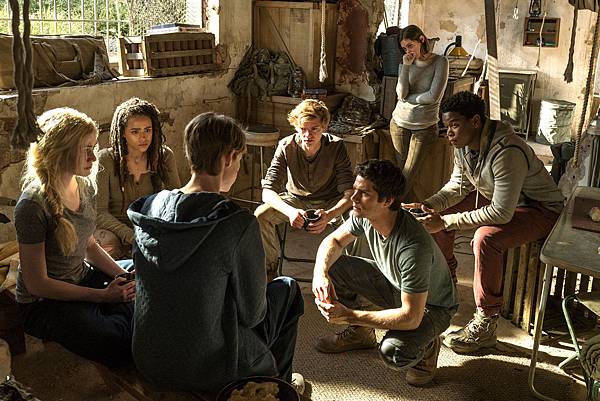 maze-runner-the-death-cure-cast-image-dylan-obrien-thomas-brodie-sangster.jpg