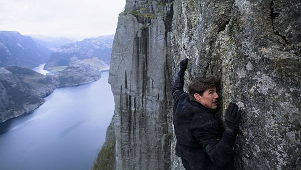 tom-cruise-mission-impossible-fallout-2018-8k-de-7680x4320.jpg