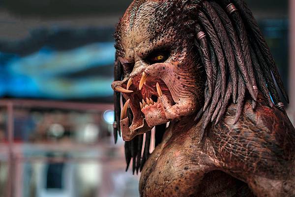 the-predator-movie-entertainment-weekly-l5.jpg