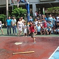 小小選手揮棒之可愛模樣!