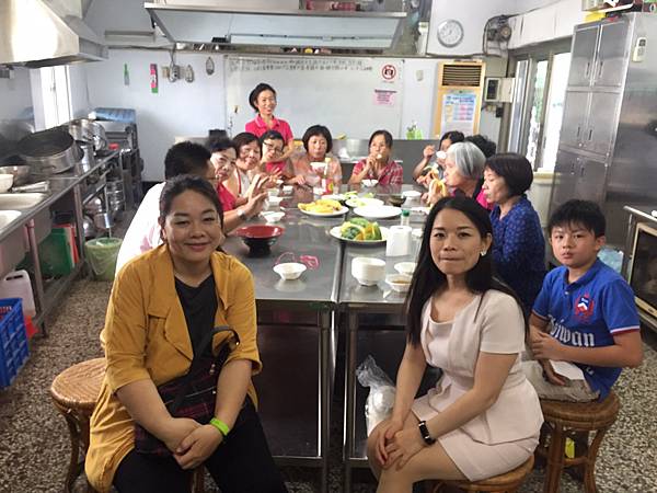 0825彩妝演習及蚵仔麵線研習_170828_0002.jpg 0825彩妝演習及蚵仔麵線研習_170828_0002.jpg