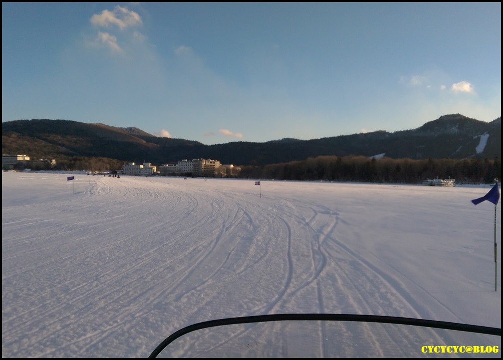 45-3騎雪上摩托車真的有冷到骨子裡的感覺.jpg