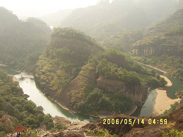 (俯瞰九曲溪).jpg (俯瞰九曲溪).jpg