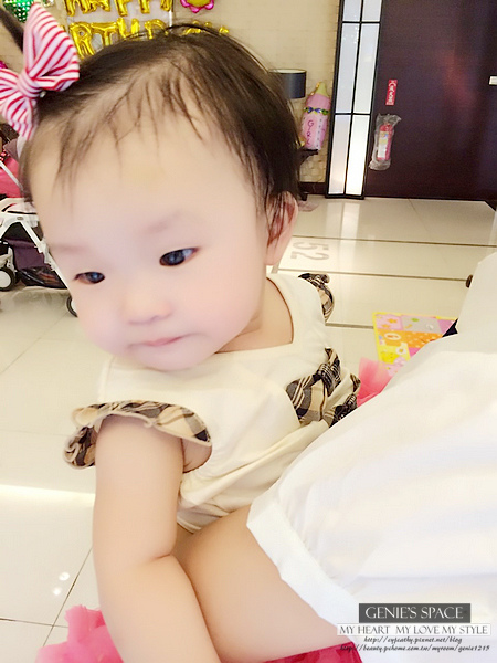 ee妹妹週歲照哦！_8353.jpg