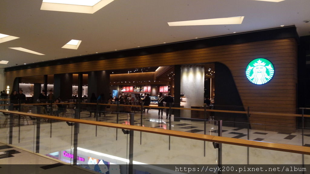 '19 11 22 _29 汝矣島 IFC Mall L1 Starbucks.jpg