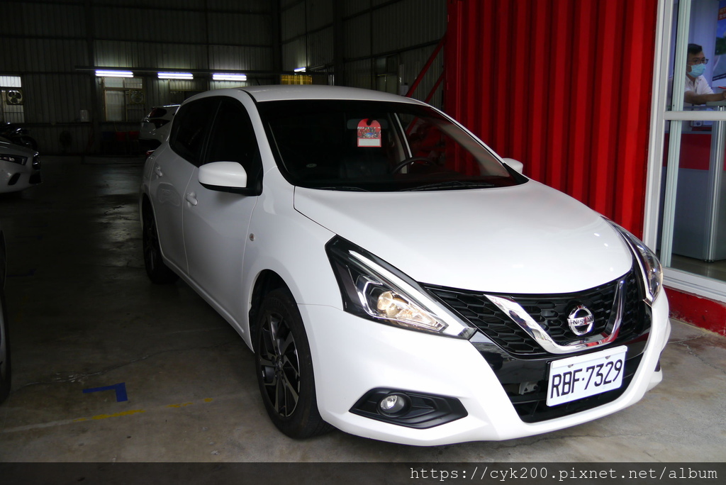 '20 11 06 _014 AVIS租車 Nissan Tiida 1600cc RBF-7329 日租金NT1500.JPG