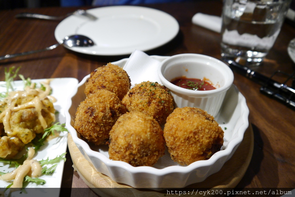 '20 12 05 _11 More Pasta & Pizza 開胃小點-可樂餅 (若單點NT80+10%).JPG '20 12 05 _11 More Pasta & Pizza 開胃小點-可樂餅 (若單點NT80+10%).JPG