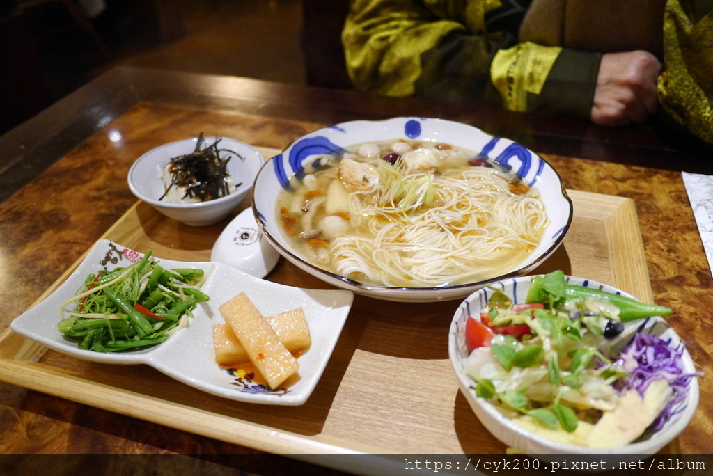 '21 01 12 _04 竹里館 麻油猴菇麵線定食 NT$268+10%.JPG