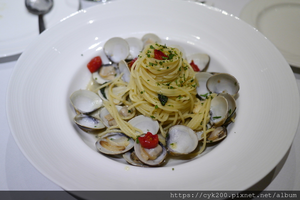 '21 03 27 _17 Bellini Caffe 蒜香白酒蛤蜊麵 NT340+10% (太鹹 餐廳免費換一盤 媽媽換成蘿勒汁鮮蝦蘆筍手工扁平麵).JPG '21 03 27 _17 Bellini Caffe 蒜香白酒蛤蜊麵 NT340+10% (太鹹 餐廳免費換一盤 媽媽換成蘿勒汁鮮蝦蘆筍手工扁平麵).JPG