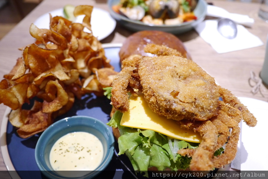 '21 10 01 _06 青沐初食 泰式酥炸軟殼蟹堡&薯圈兒 NT395 (結帳收NT390).JPG