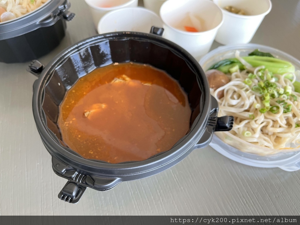 '21 11 04 _028 台南晶英酒店 振興券專案贈送2碗牛肉麵 原價一碗NT500+10% 牛肋條不少但口味一般.jpg '21 11 04 _028 台南晶英酒店 振興券專案贈送2碗牛肉麵 原價一碗NT500+10% 牛肋條不少但口味一般.jpg