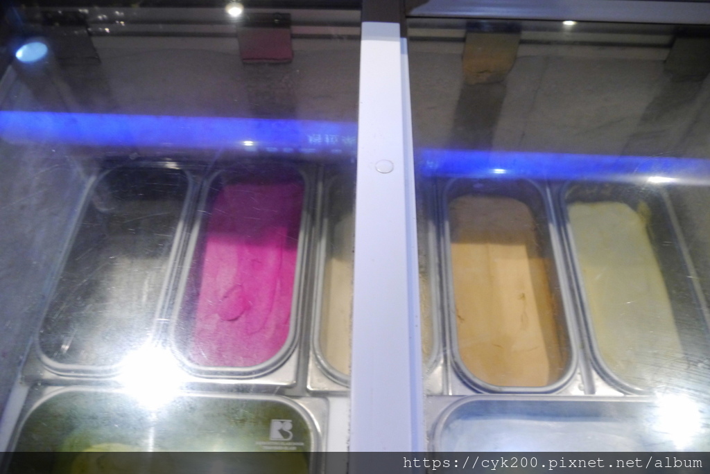 '23 02 08 _74 薆悅酒店-野柳度假館 漁人廚房(一館2樓) Talato塔拉朵義式冰淇淋 養生芝麻 紅龍果優格 新竹好米 紅茶拿鐵 法式香草 峨嵋抹茶 人魚眼淚(乳酪+海鹽 不好吃).JPG