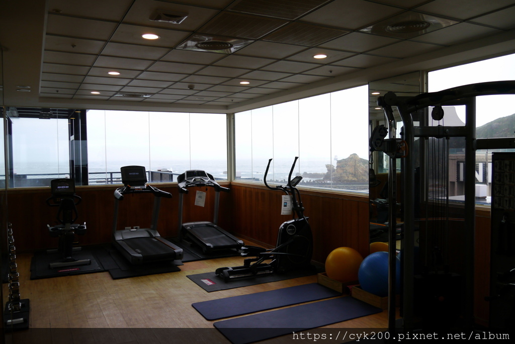 '23 02 09 _08 薆悅酒店-野柳度假館 健身房(一館頂樓) (可看到萬里駱駝峰).JPG