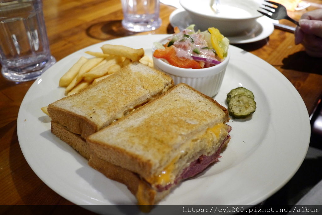 '23 03 19 _62 在雙聖 魯本牛肉三明治 NT325.JPG