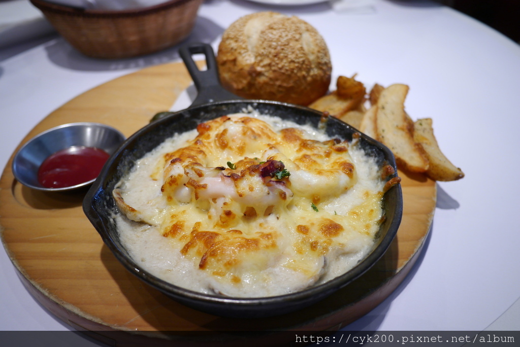 '23 05 16 _07 Kaffee Amadeus 阿瑪迪斯咖啡館 SOGO復興館10F 辣根海鮮凱薩堡 NT465.JPG '23 05 16 _07 Kaffee Amadeus 阿瑪迪斯咖啡館 SOGO復興館10F 辣根海鮮凱薩堡 NT465.JPG