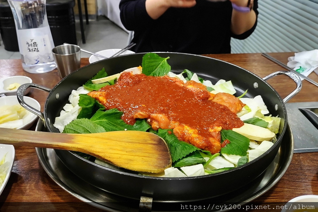 '23 04 24 _005 New Core B1美食街的오근내6닭갈비 2人份KRW28000.JPG