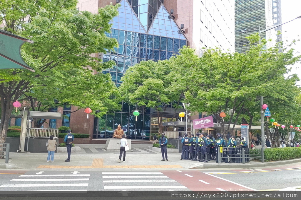 '23 04 24 _019 鐘閣 普信閣 又有人在抗爭 (143路公車 在鍾路2街下車 到教保大樓和Eulnam會合).JPG