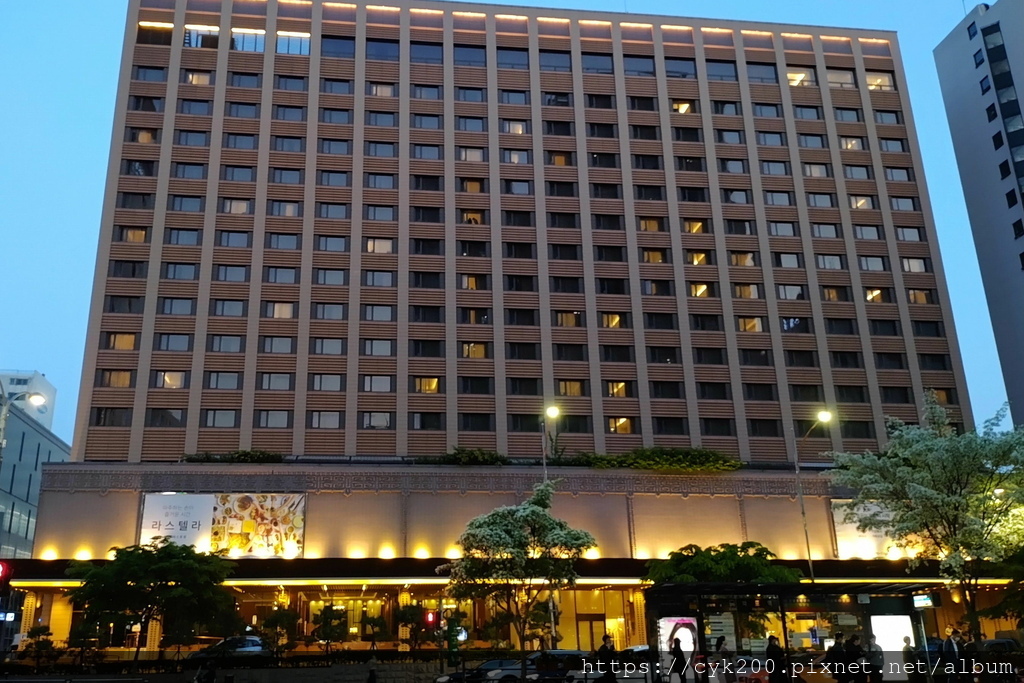 '23 04 24 _107 Seoul Garden Hotel 首爾花園酒店 夜景.JPG