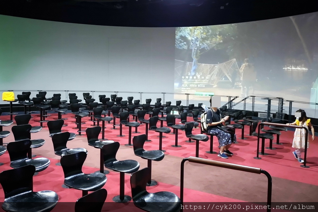 '23 06 16 _13 台北市政府 台北探索館 4F 發現劇場 場間休息影片是台灣燈會-光源台北宣傳片 15-30播放'台北好時光'.JPG '23 06 16 _13 台北市政府 台北探索館 4F 發現劇場 場間休息影片是台灣燈會-光源台北宣傳片 15-30播放'台北好時光'.JPG