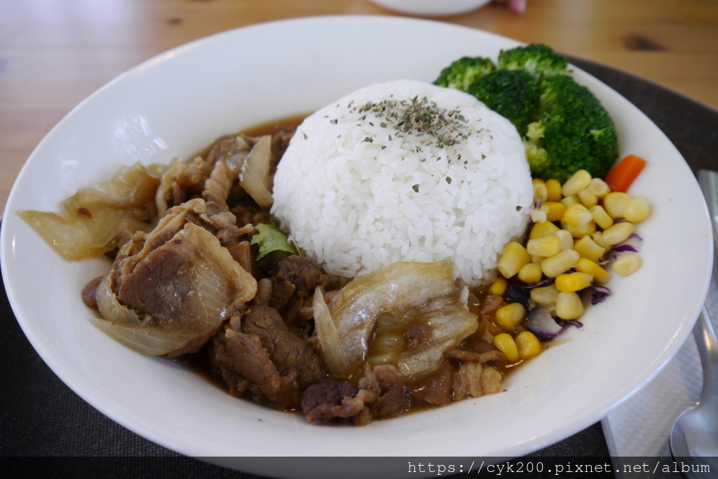 '23 06 20 _19 礁溪 Herbelle台塑生技龍潭湖畔悠活園區 大阪燒牛肉飯 NT$180.JPG