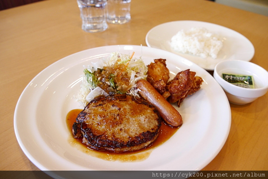 '23 11 29 _113 ガスト 屋島店 日替午餐(醬油漢堡排&炸雞&香腸)米飯減量 JPY600-20=580.JPG