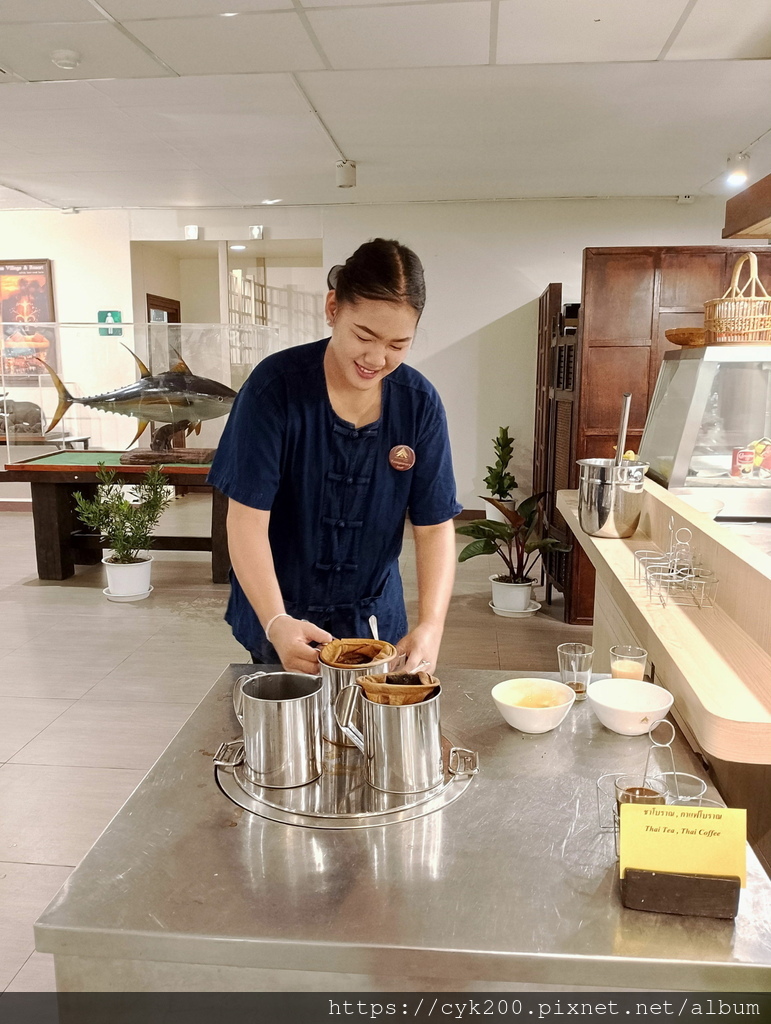 '24 03 15 _021 Horizon Village & Resort Thong Goaw Restaurant Thai Tea+Thai Coffee.jpg