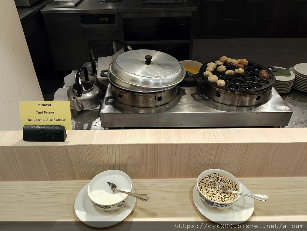 '24 03 15 _022 Horizon Village & Resort Thong Goaw Restaurant Thai Desert--Thai Coconut Rice Pancake.jpg