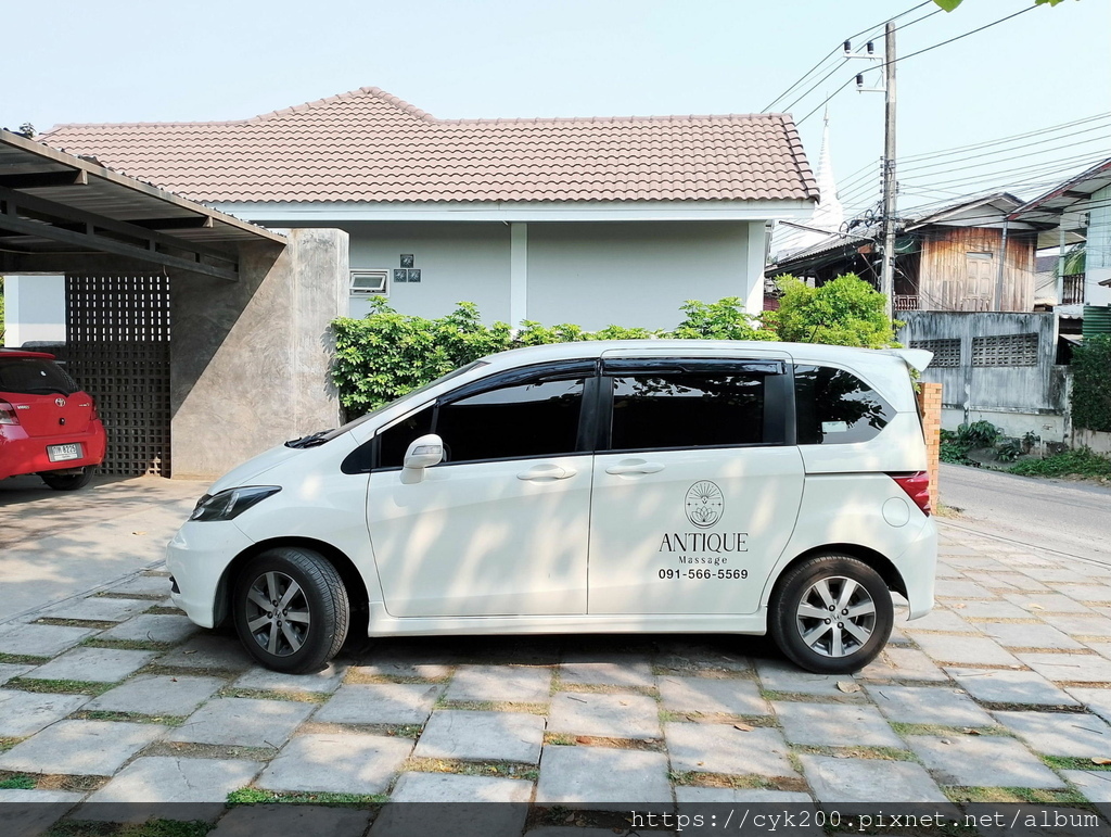 '24 03 16 _27 Antique Massage 接駁車.jpg