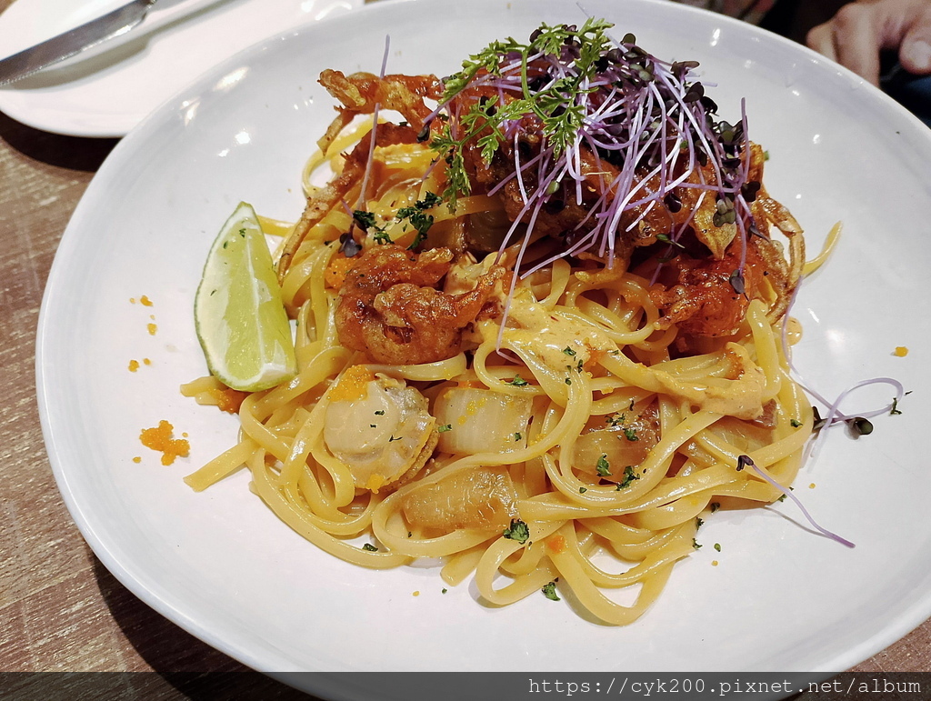 '24 08 10 _02 慶祝父親節 在Cin Cin Osteria請請義大利餐廳慶城店 酥炸軟殼蟹海膽明太子細扁麵 NT388+10%.jpg