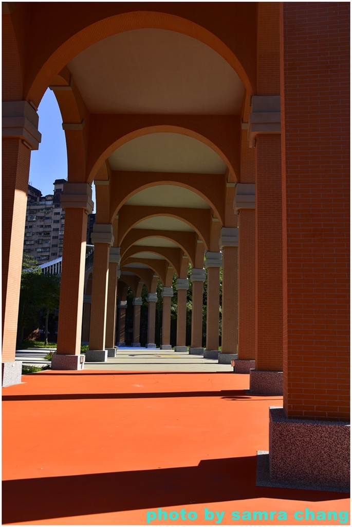 台北大學飛鳶廣場