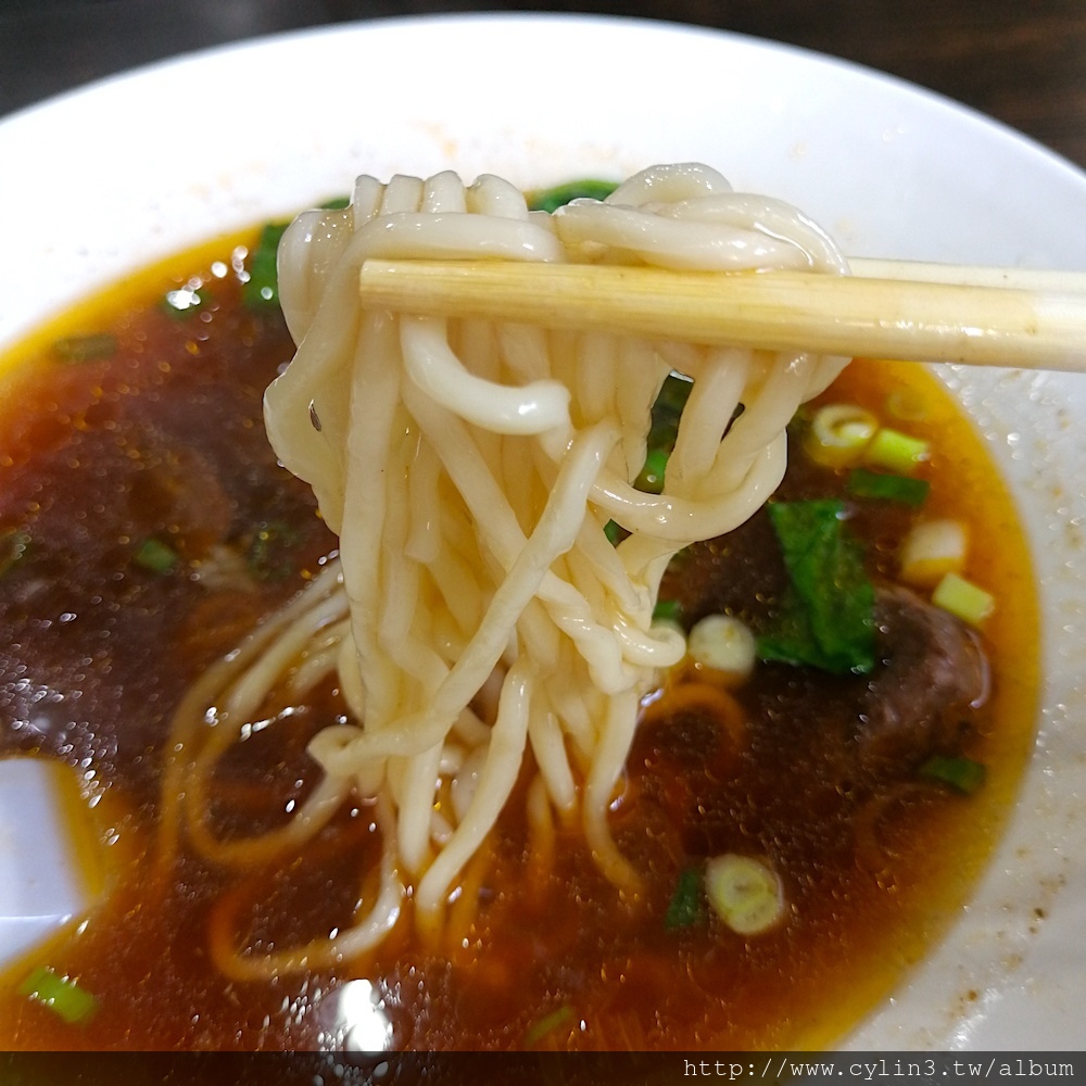 （已歇業）[內湖牛肉麵推薦]林掌櫃拉麵館：牛肉麵也能有南洋風