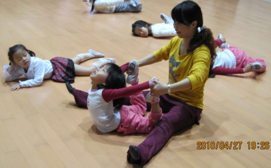舞蹈-3.JPG 舞蹈-3.JPG