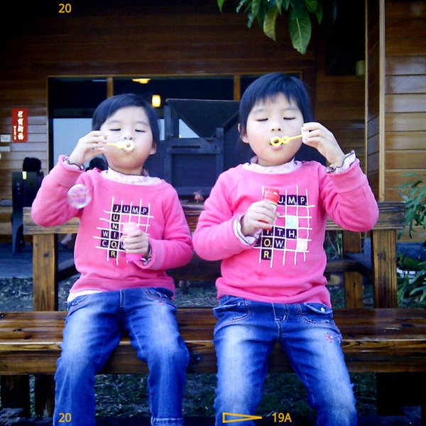 2011初四吹泡泡.jpg 2011初四吹泡泡.jpg