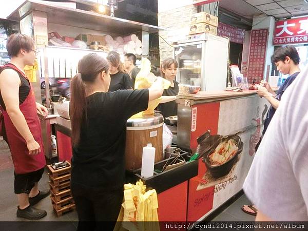 【台中西屯】台北江 逢甲必吃CP值超高麻辣臭豆腐專賣舖 湯頭 【台中西屯】台北江 逢甲必吃CP值超高麻辣臭豆腐專賣舖 湯頭