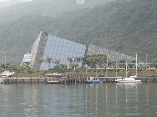 57. 造型前衛的宜蘭博物館